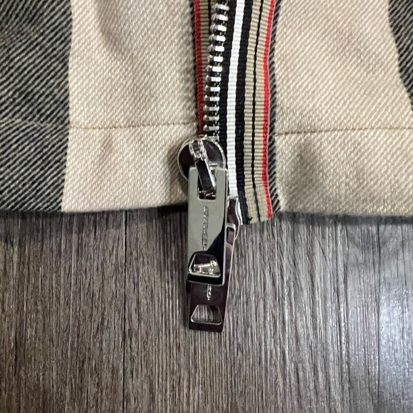 Burberry Jacket - Picture 5 of 10